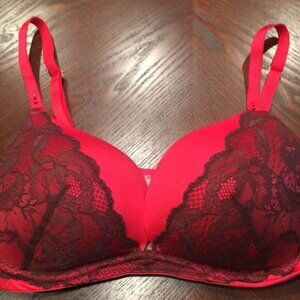 Women’s Victoria’s Secret Biofit Uplift Push Up Bra Size: 34D